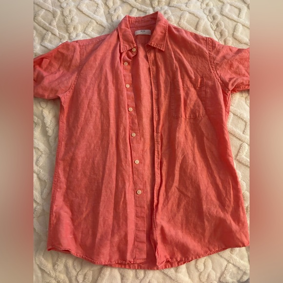 UNIQLO MENS RED BUTTON UP - Picture 1 of 3